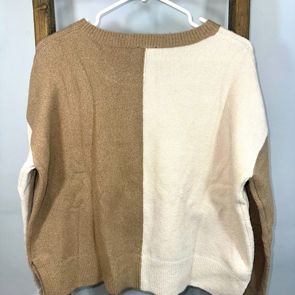 *NWT* SPLENDID SWEATER  CREAM AND TAUPE XS - Picture 2 of 6